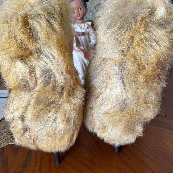 Beautiful faux fur cuff boots - Picture 6 of 7